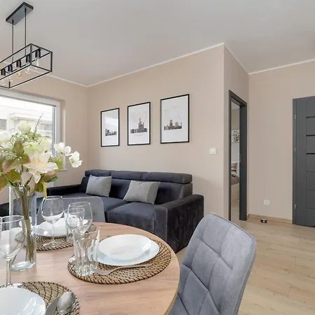 Cosy And Bright With Parking In By Renters