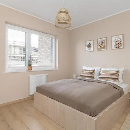 Lejlighed Cosy And Bright With Parking In By Renters Poznań