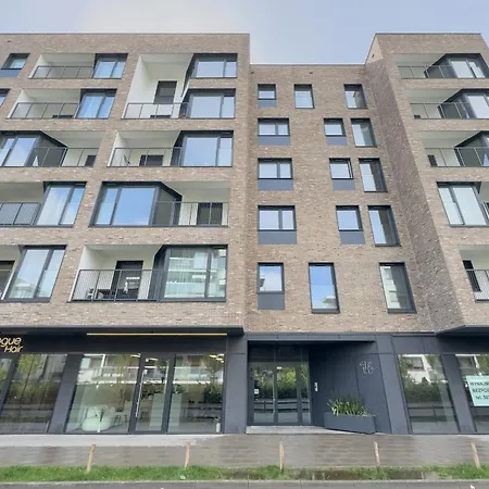 Cosy And Bright With Parking In By Renters * Poznań