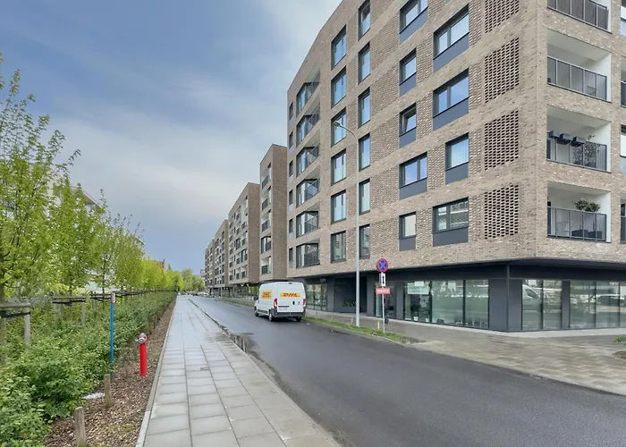 Cosy And Bright With Parking In By Renters * Poznan